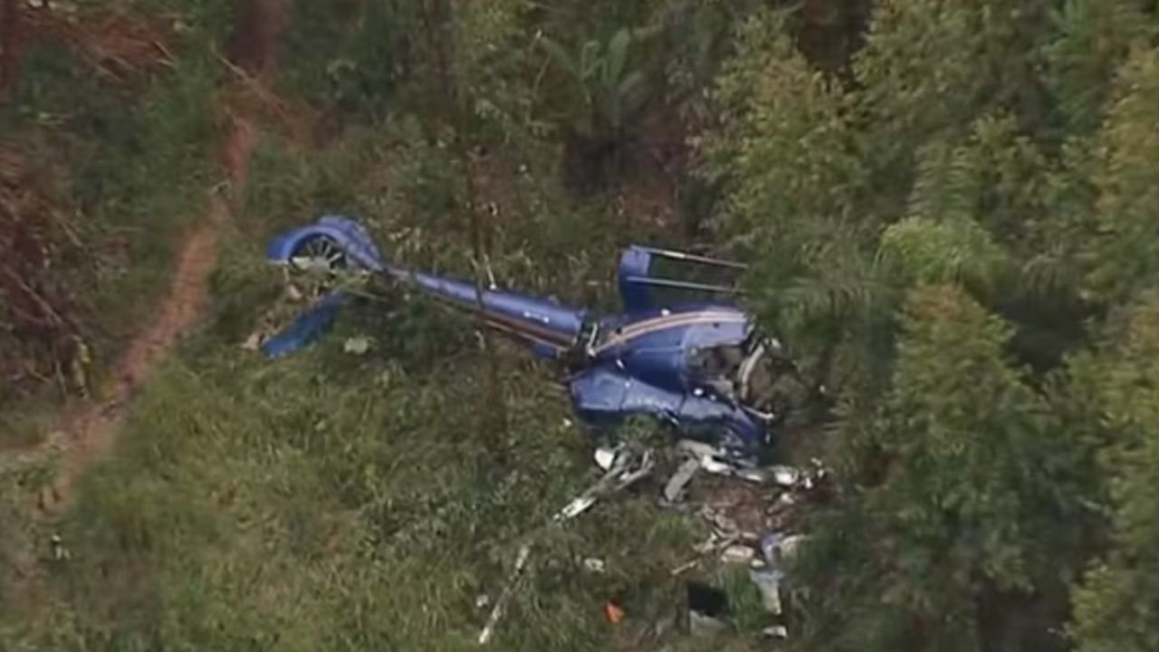 helicóptero cai na cidade de Caieiras