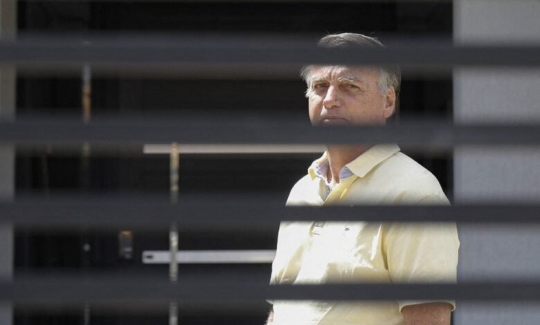 Ex-presidente Jair Bolsonaro é preso em casa por suspeita de fuga (22/11) 1 Ex-presidente Jair Bolsonaro é preso em casa por suspeita de fuga (22/11)