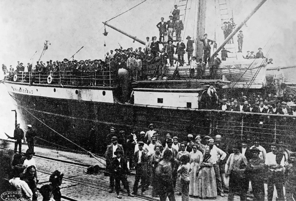 navios de imigrantes italianos 1024x695 1 - Correio Paraibano - Como Surgiram os Sobrenomes Italianos e Sua Chegada ao Brasil