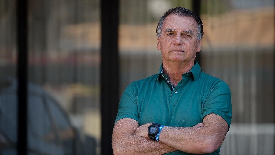 Ex-presidente Jair Bolsonaro é preso em casa por suspeita de fuga (22/11) 3 o ex presidente jair bolsonaro em prisao domiciliar na casa dele em brasilia - Correio Paraibano - Ex-presidente Jair Bolsonaro é preso em casa por suspeita de fuga (22/11)