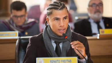 Renato Freitas do PT agride cidadão em Curitiba