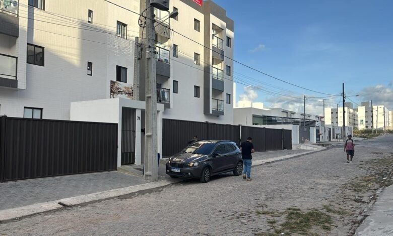 Pai e filho são presos suspeitos de atuarem como falsos corretores de imóveis em Campina Grande 1 falsos corretores de imoveis sao presos em joao pessoa - Correio Paraibano - Pai e filho são presos suspeitos de atuarem como falsos corretores de imóveis em Campina Grande